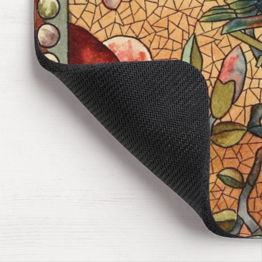 Gestalteter Vogel aus Glas auf einem blühenden Bau Mousepad (Ecke)