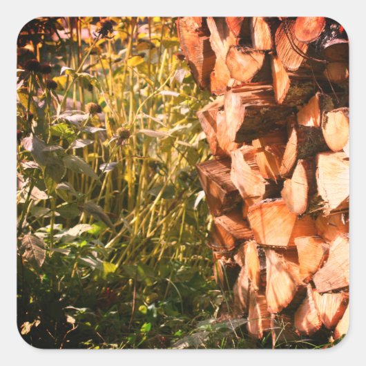 Gestapelte Feuerholznatur  Quadratischer Aufkleber (Vorderseite)