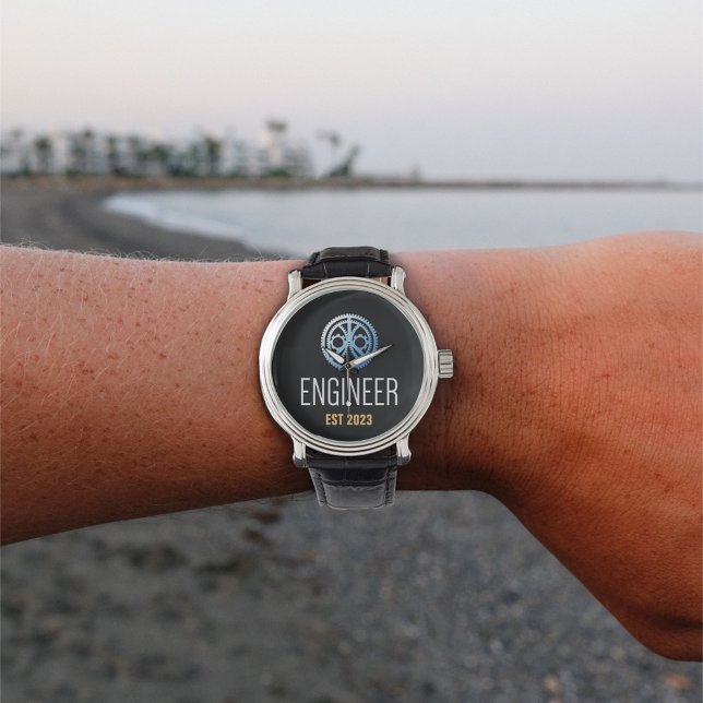 Gestellte Ingenieurin , Ingenieurstudium nach Maß Armbanduhr (Von Creator hochgeladen)