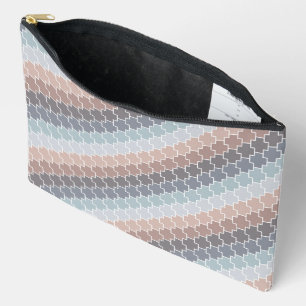 GESTELLTE SCHADE AUS GEOMETRISCHEM BROWN UND BLAUE ZUBEHÖRTASCHE