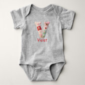 Gesteppter Patchwork-Initialbuchstabe V Kinderzimm Baby Strampler (Vorderseite)