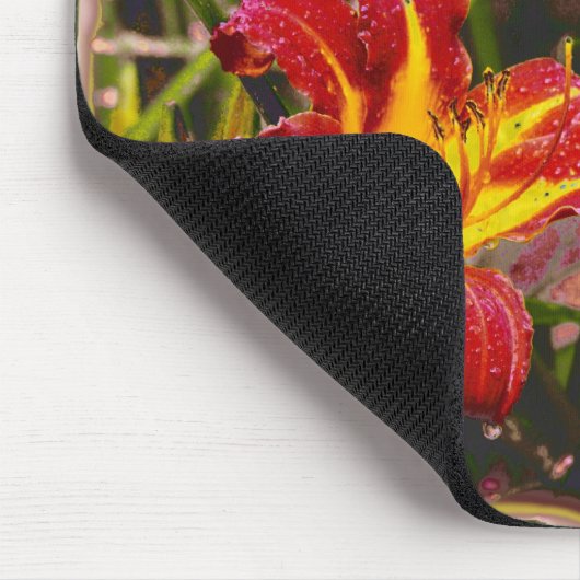 Gestern Lily nach dem Regen Mousepad (Ecke)