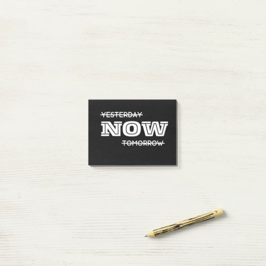 Gestern morgen post-it klebezettel (Auf Schreibtisch)