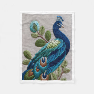 Gestickter Pfau und Blätter Fleece-Decke Fleecedecke