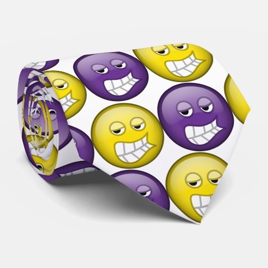 Gestörte Krawatte (Gerollt)