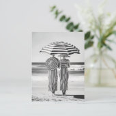 Gestreifte Eleganz am Meer Postkarte (Stehend Vorderseite)