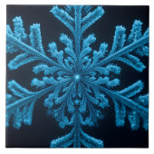 Gestreifte Eleganz: Intricate Blue Snowflake Desig Fliese (Vorderseite)