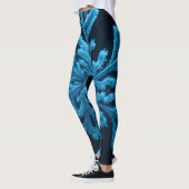 Gestreifte Eleganz: Intricate Blue Snowflake Desig Leggings (Links)