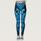 Gestreifte Eleganz: Intricate Blue Snowflake Desig Leggings (Vorderseite)