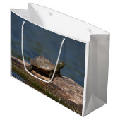 Gestreifte Schildkröte Große Geschenktüte (Vorderseite Schrägansicht)