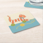 Gestreifte Spielzeug-Katze mit Ball der Schnur Rechteckiger Pappuntersetzer (angewinkelt)