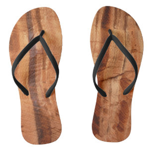 Gestreifter Felsen mit Doppelbogen Alcove II in Zi Badesandalen