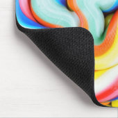 Gestreifter Lutscher und mehrfarbige Smarties Mousepad (Ecke)