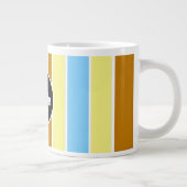 gestreifter personalisierter Monogramm-Becher  Jumbo-Tasse (Rechts)