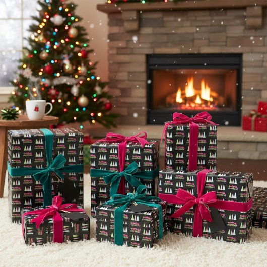 Gestreifter und moderner geometrischer Baum "Frohe Geschenkpapier