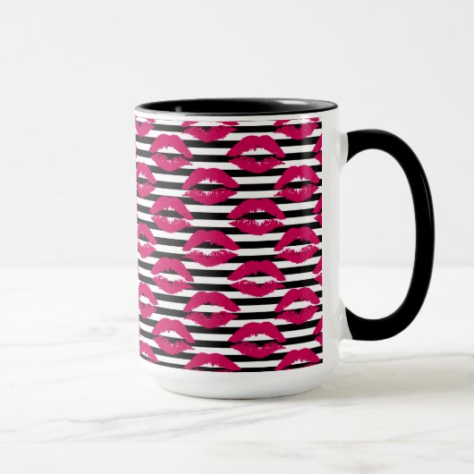Gestreiftes Muster des Lippenstift-Kuss-B&W Tasse (Rechts)