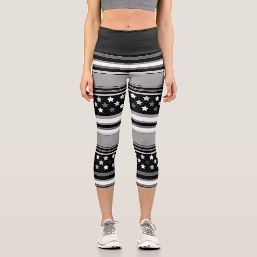 Gestreiftes Muster horizontal mit Sternen Capri Leggings (Vorderseite)