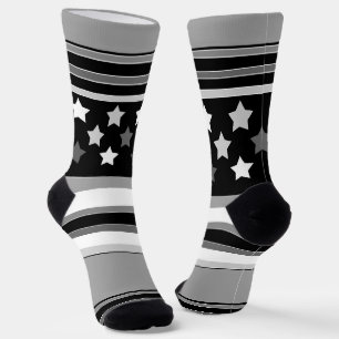 Gestreiftes Muster horizontal mit Sternen Socken