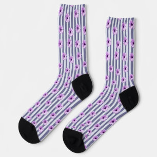 gestreiftes Muster mit lila Gänseblümchen Socken