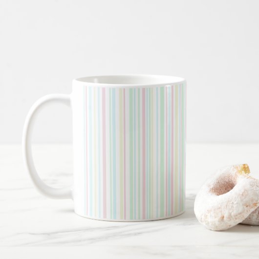 Gestreiftes PastellBar-Code-Rosa-blaues tadelloses Kaffeetasse (Mit Donut)