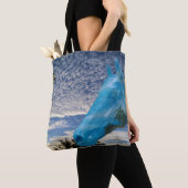 Gestreiftes Pferd und früherer Morgenhimmel auf ei Tasche (Von Nahem)