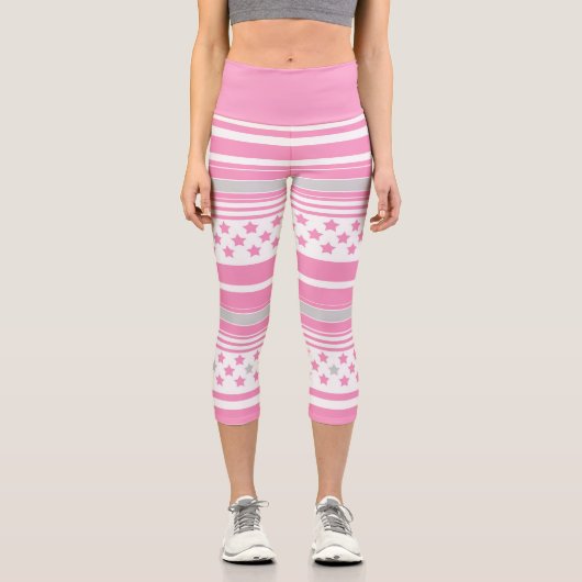 Gestreiftes rosa Muster mit Sternen Capri Leggings (Vorderseite)