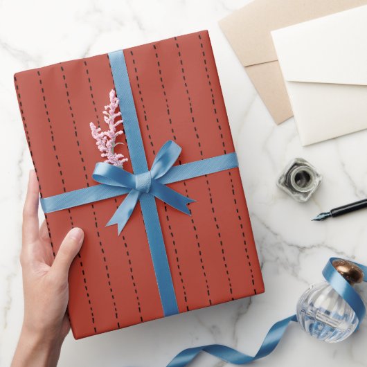 Gestrichelte Linien auf Grau Rot Geschenkpapier (Schenken)