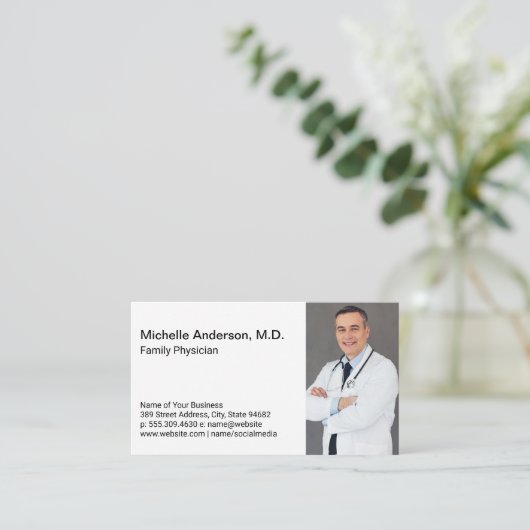 Gesundheitsbetreuer | Mediziner überquerte Waffen Visitenkarte (Stehend Vorderseite)