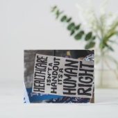 Gesundheitsfürsorge ist keine Postkarte (Stehend Vorderseite)