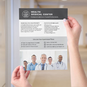 Gesundheitsklinik Arzt Benutzerdefiniertes Logo Fo Flyer