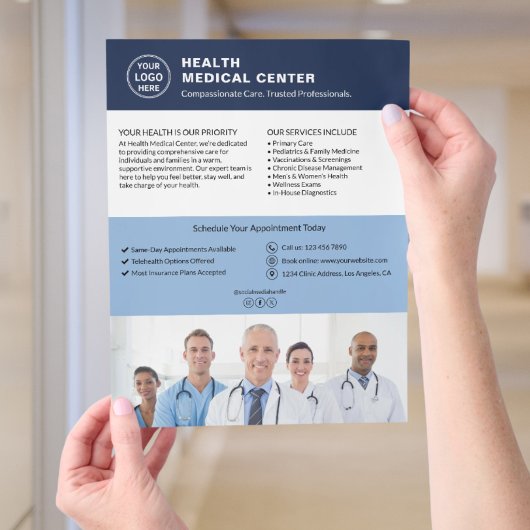Gesundheitsklinik Arzt Custom Logo Navy Blau  Flyer
