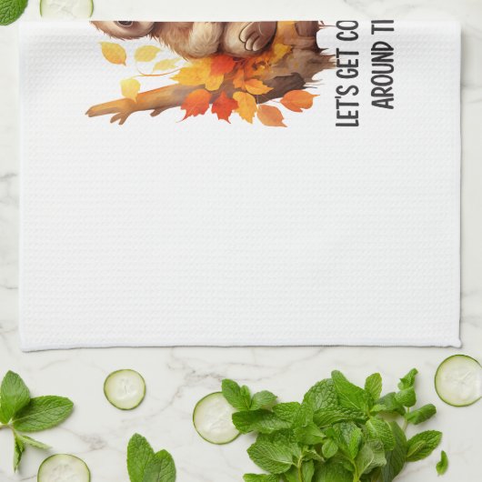 Get Cozy and Sloth Around This Autumn Geschirrtuch (Gefaltet)