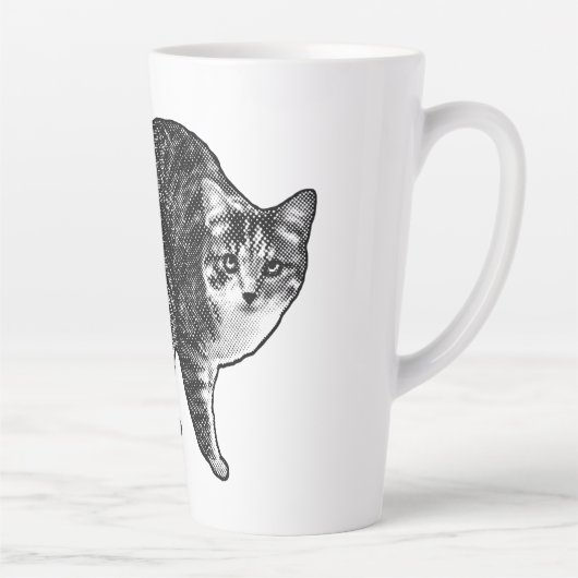 Getigerte Katze im Schneelichtglanz Milchtasse (Rechts)