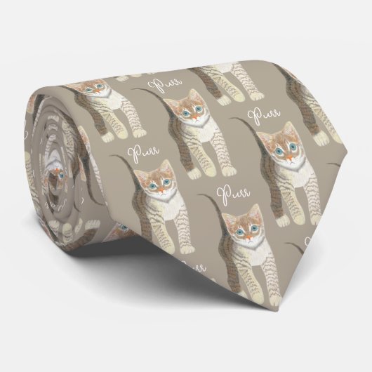 Getigerte Katze mit leichtester brauner Krawatte (Gerollt)