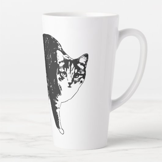 Getigerte Katze unter festlichen Lichtern Milchtasse (Rechts)