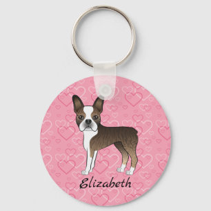 Getigerter Boston Terrier Hund auf rosa Herzen und Schlüsselanhänger