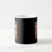 Getigerter Boxer am Sunset Beach Boxer-Hunde-Kunst Kaffeetasse (Mittel)