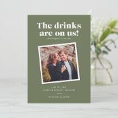 Getränke auf unserer sonnigen Hochzeit retten das Save The Date (Stehend Vorderseite)