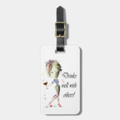 Getränke gut mit anderen, lustige Weinkunst Gepäckanhänger (Vorderseite vertikal)