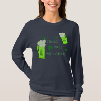 Getränke St. Patricks Tagesquellen Shirt hervor