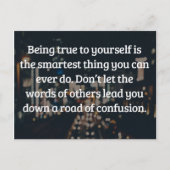 Getreu Ihrem eigenen Zitat Postkarte (Vorderseite)