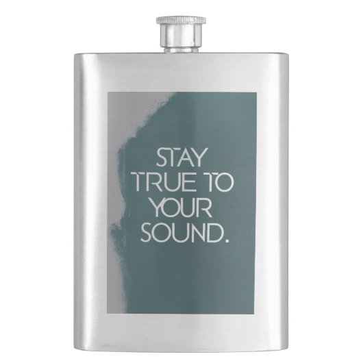 Getreu Ihrem Sound bleibe Flachmann (Vorderseite)