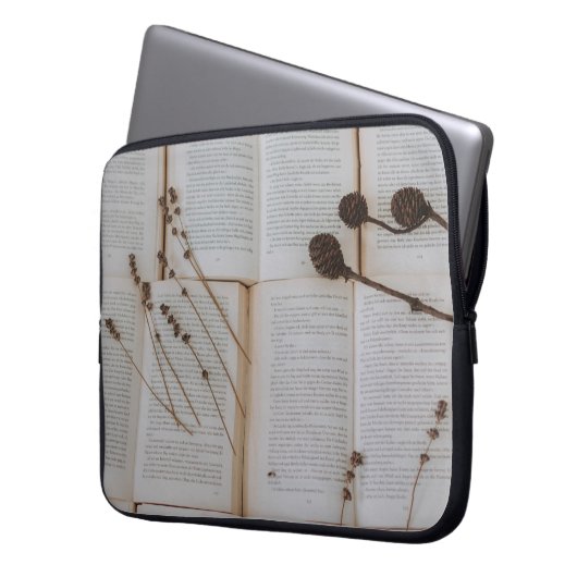 Getrocknete Blume Laptopschutzhülle (Vorderseite Links)