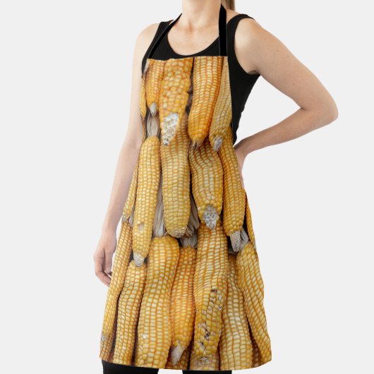 Getrockneter Mais, der gestapelt wurde. Schürze (InSitu)