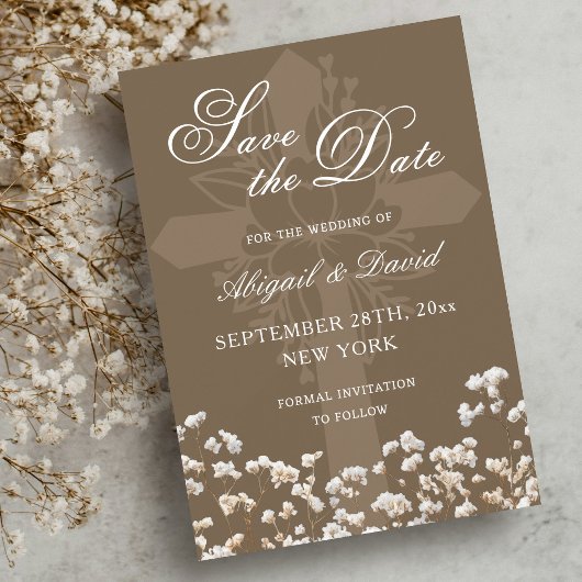 Getrocknetes Baby's Breath auf brauner religiöser Save The Date