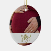 Gewartet für Baby mit Namen und Fälligkeitsdatum W Keramik Ornament (Rechts)