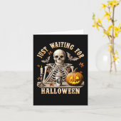 Gewartet für Halloween Skeleton-Kaffeekocher Karte (Gelbe Blume)