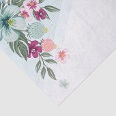 Gewebepapier umhüllen tropische Blume auf blauem O Seidenpapier (Ausschnitt)