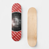 #GEWECKT Rojo Skateboard (Vorderseite)