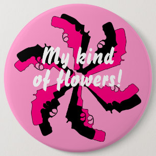 Gewehr-Blumen-Rosa-Schwarzes weiblich Button